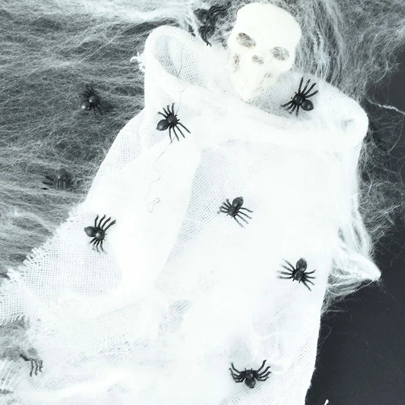 50Pcs Halloween Luminous Spiders Mini Horror Spider Glow In The Dark Halloween Party Decorations Haunted House Scary Props