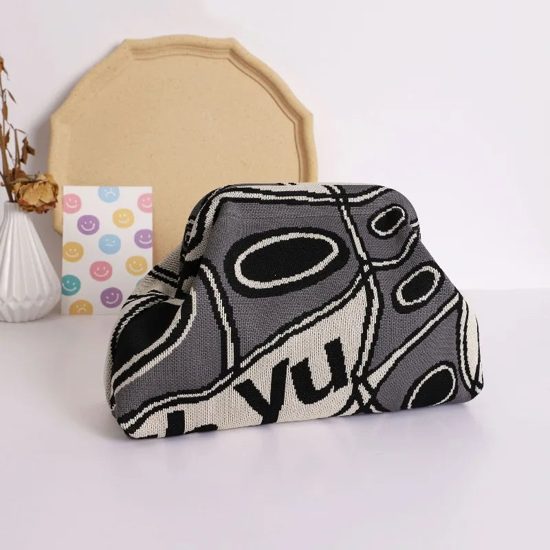 Trendy Knitted Clip Bag Versatile Large Capacity Suitable for Storage Bags New High-end Pattern Clutch Bag Love Knitted Hand