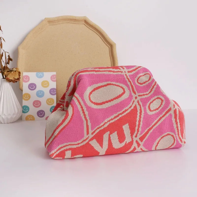 Trendy Knitted Clip Bag Versatile Large Capacity Suitable for Storage Bags New High-end Pattern Clutch Bag Love Knitted Hand