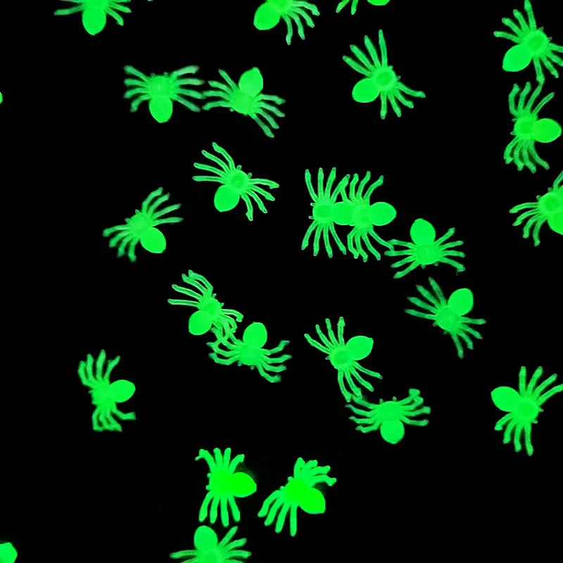 50Pcs Halloween Luminous Spiders Mini Horror Spider Glow In The Dark Halloween Party Decorations Haunted House Scary Props