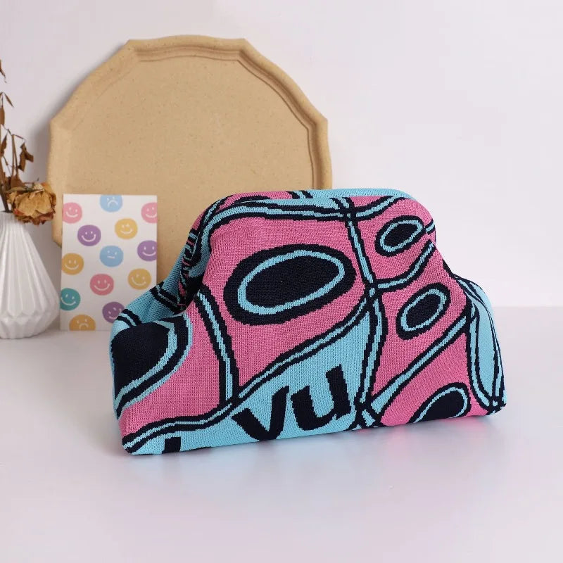 Trendy Knitted Clip Bag Versatile Large Capacity Suitable for Storage Bags New High-end Pattern Clutch Bag Love Knitted Hand