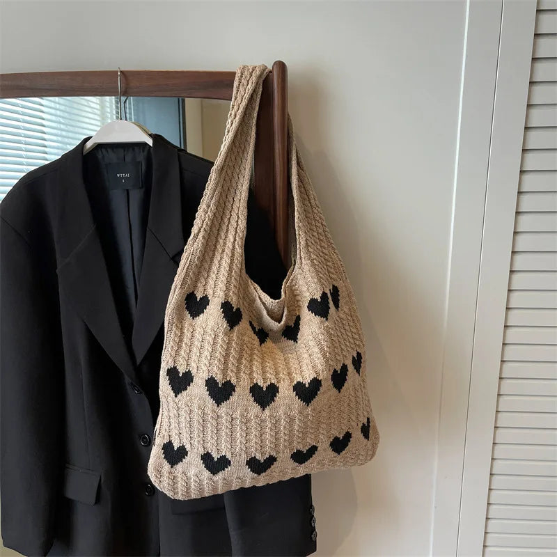 Knitted Handbags Heart Pattern Blocking Crochet Shoulder Bags Large Capacity Fashion Beach Bag Versatile Commute Woven Bag 2024